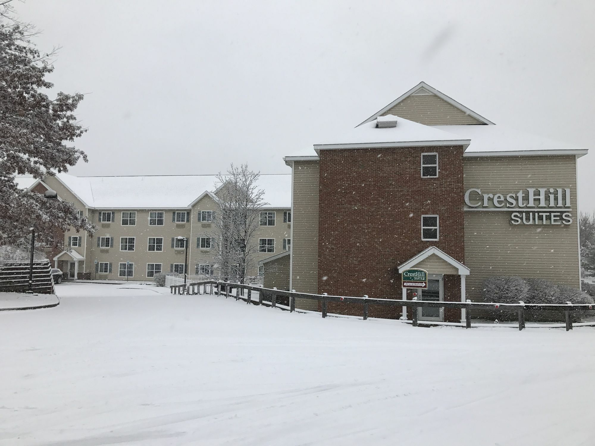 Cresthill Suites Suny University Albany Exterior foto
